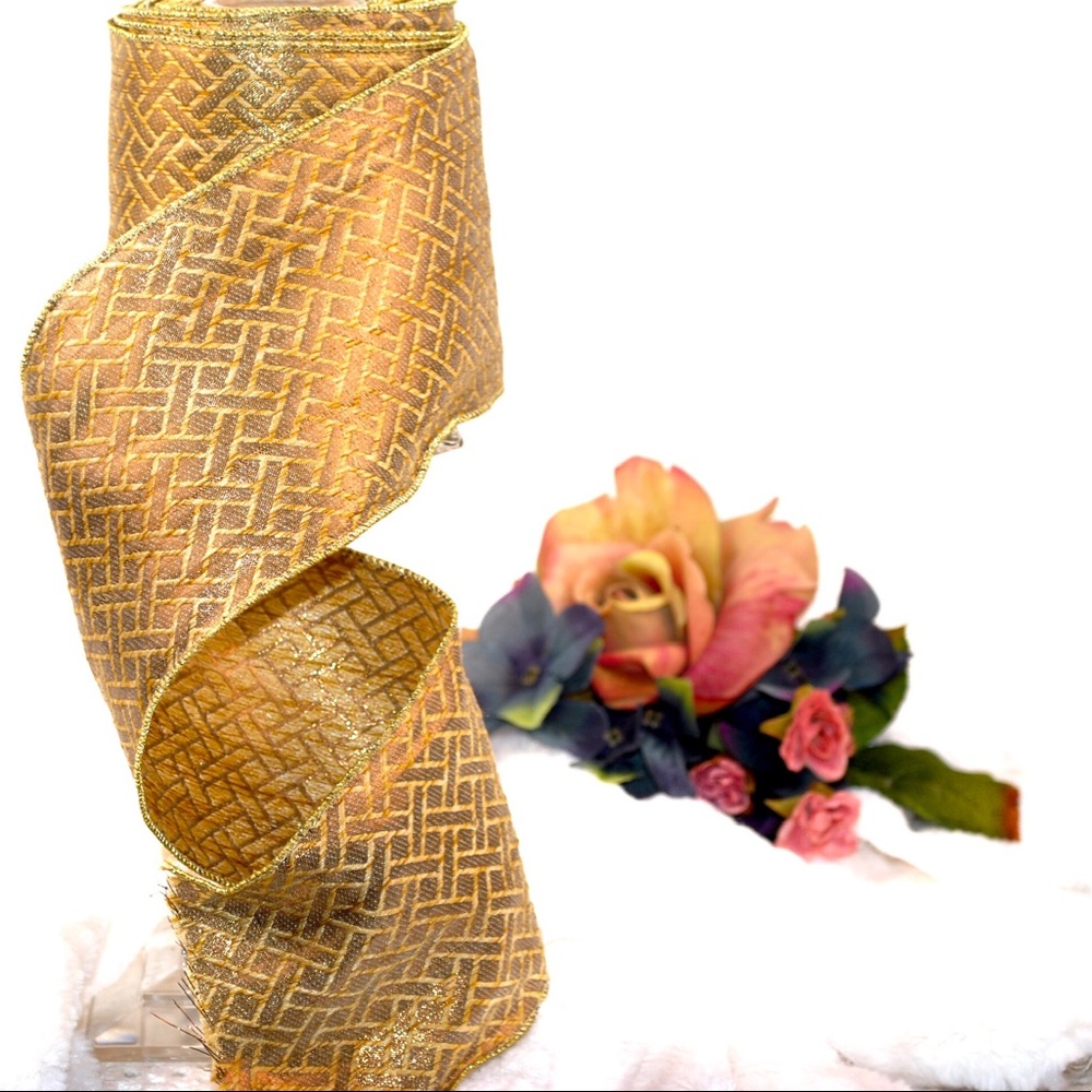 NWOT Brown gold ivory with embossed basket weave pattern